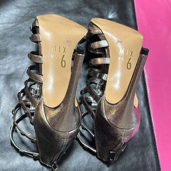Mix No. 6 heels. Size 8M. NWTs. Metallic in color. 3.5” heels. - Picture 6 of 8